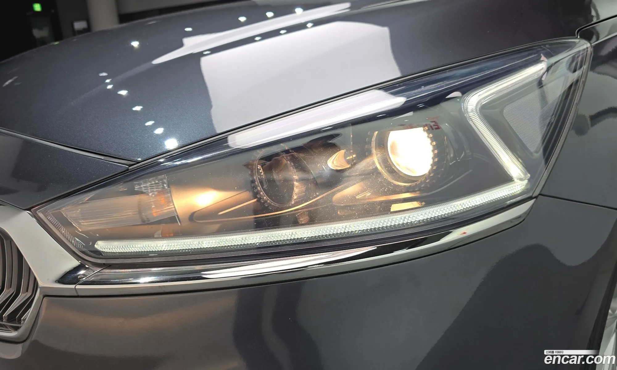 Kia K7 2018 KNALC418BJA145507 — 3