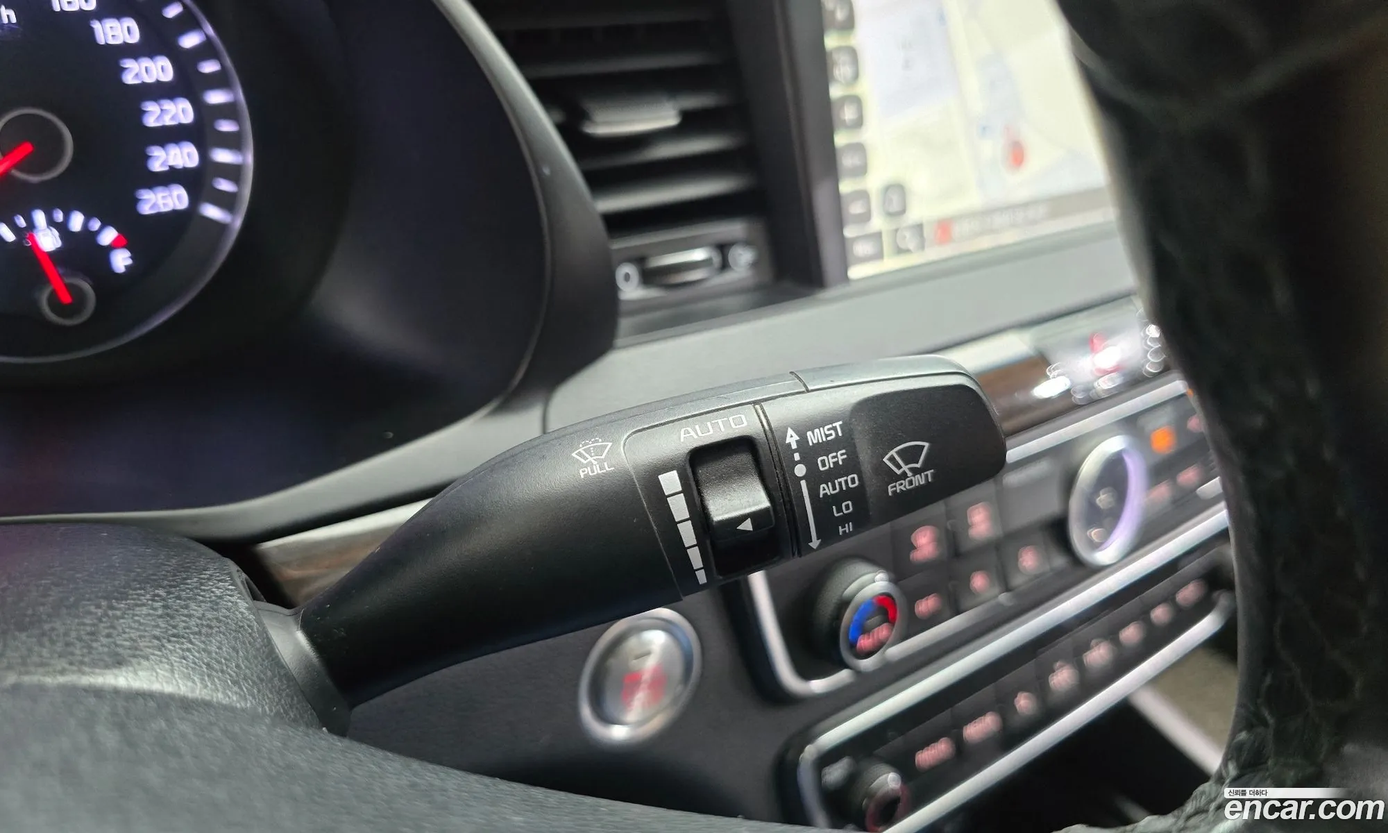 Kia K7 2018 KNALC418BJA145507 — 7
