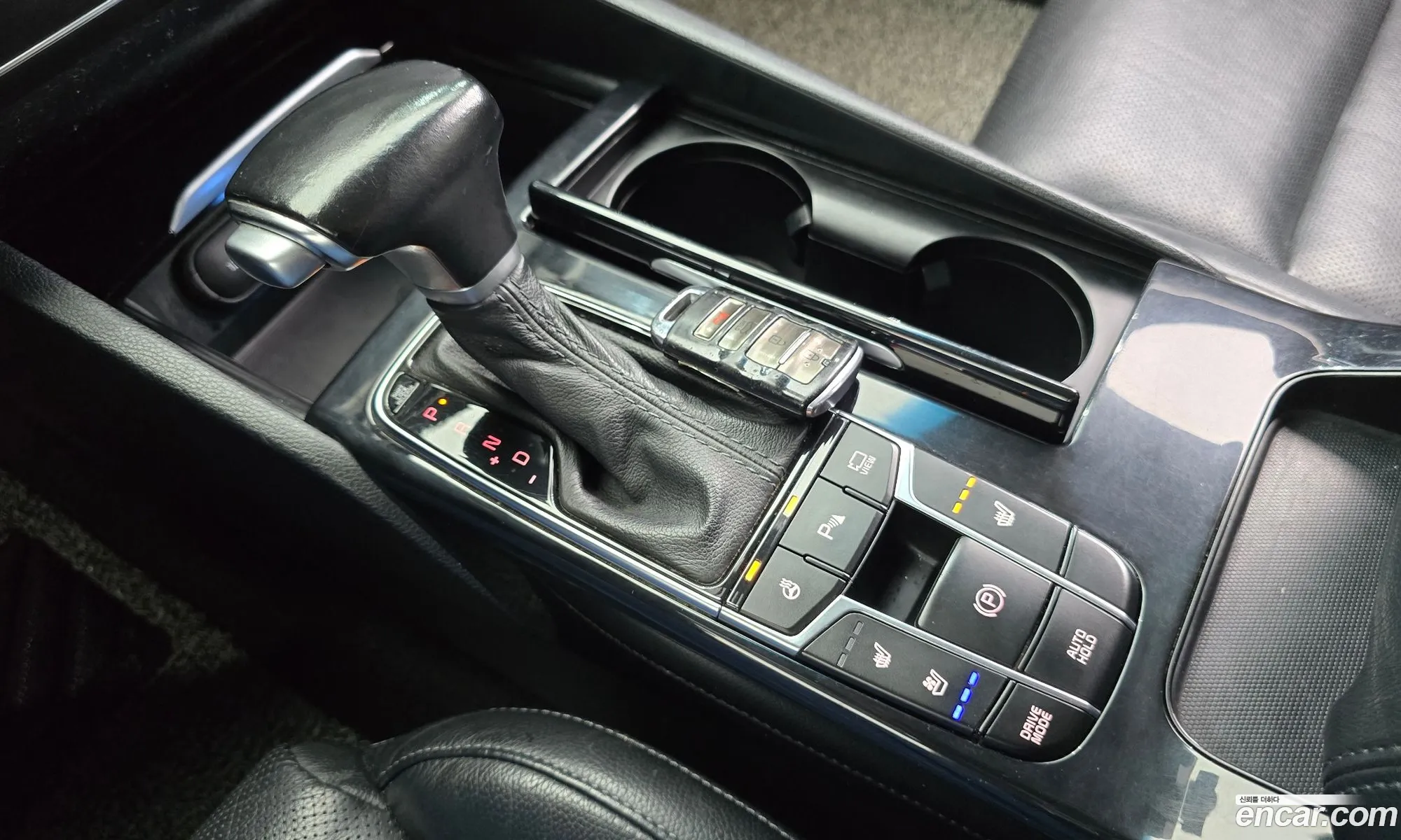 Kia K7 2018 KNALC418BJA145507 — 6