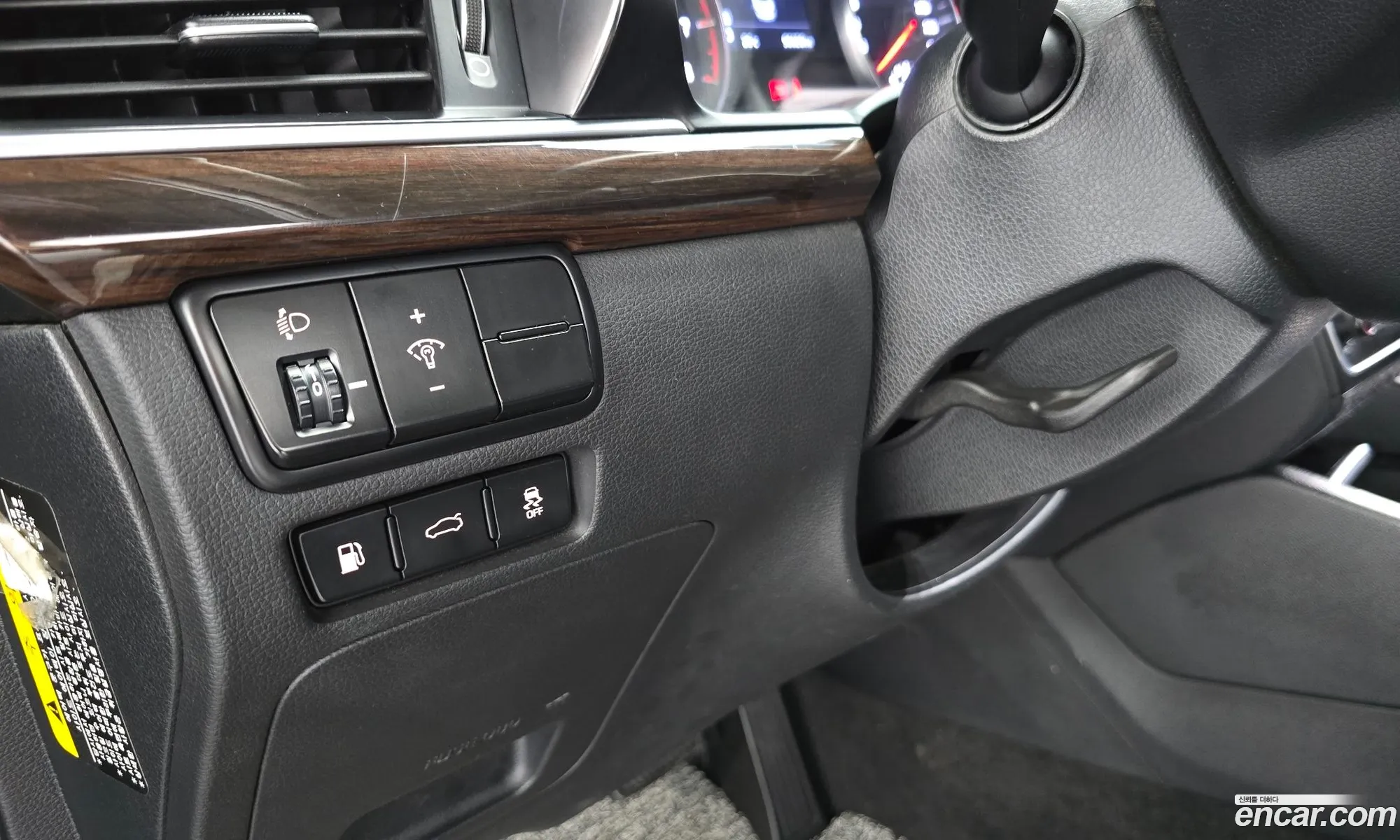 Kia K7 2018 KNALC418BJA145507 — 16