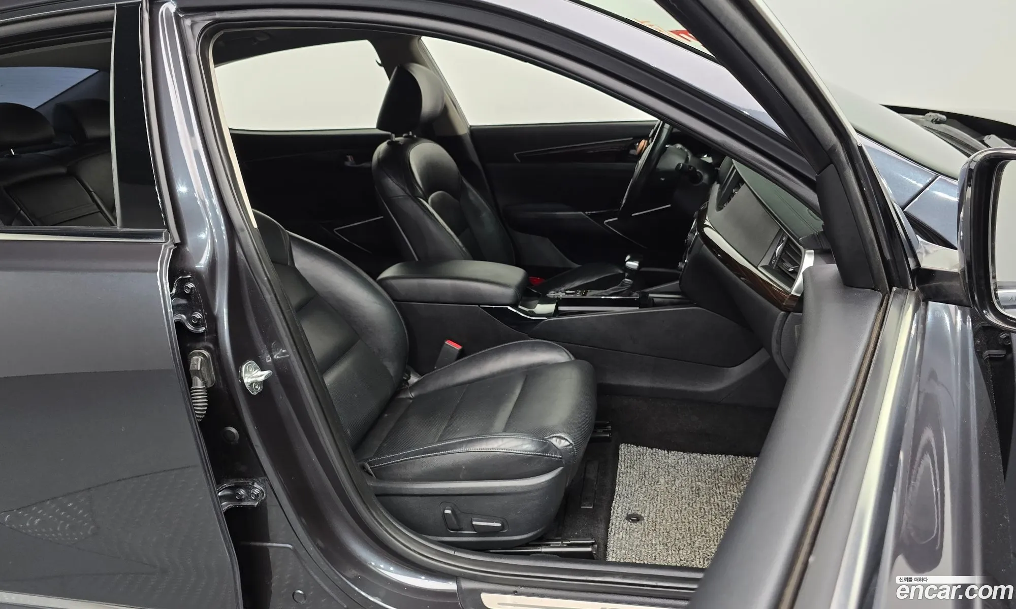 Kia K7 2018 KNALC418BJA145507 — 27