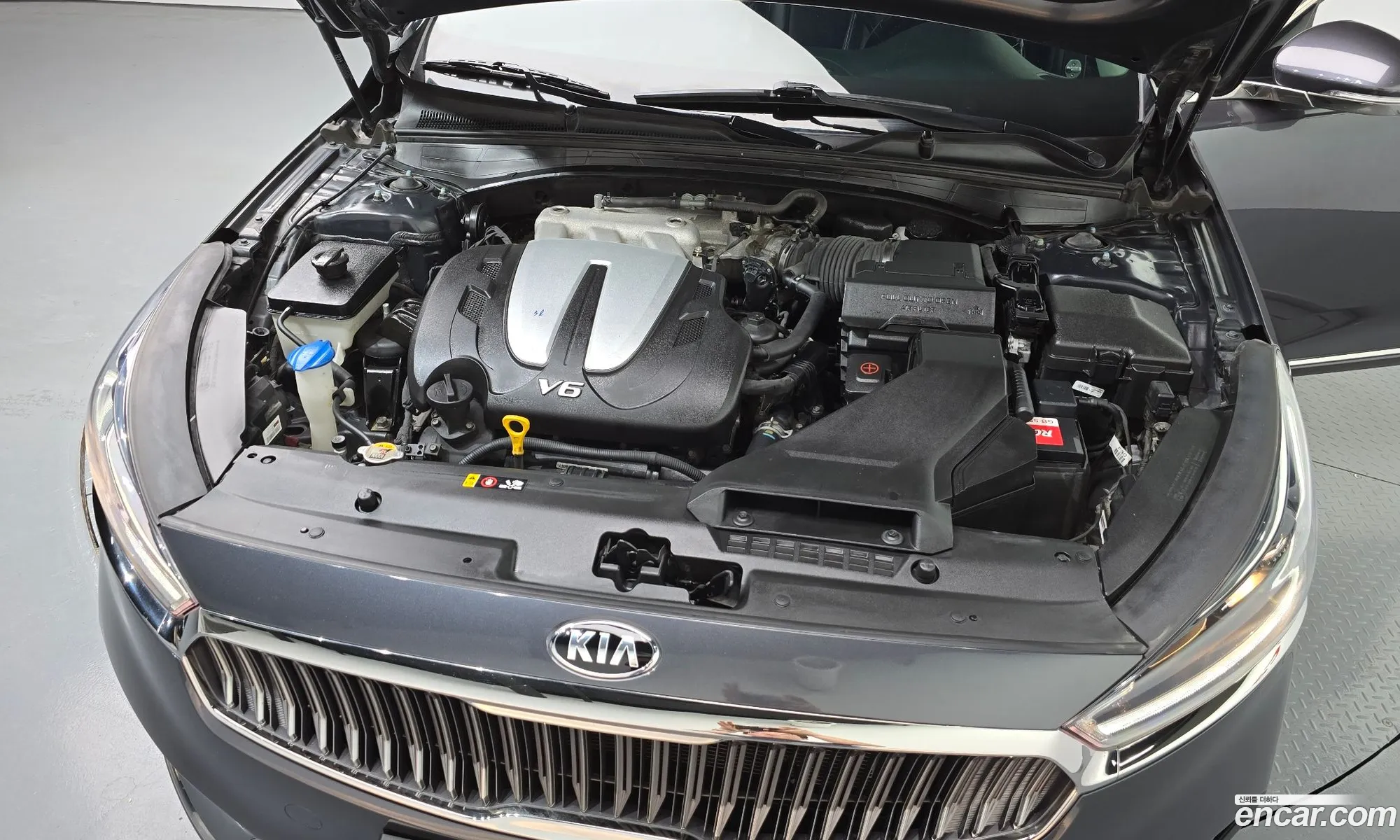 Kia K7 2018 KNALC418BJA145507 — 28