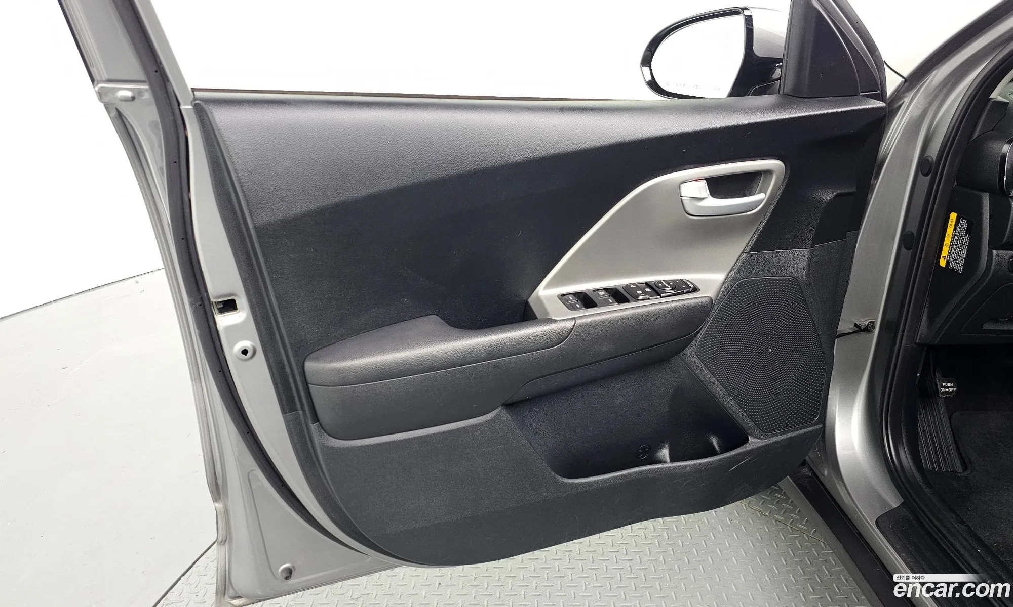 Kia Niro 2020 KNACA81CGLA391586 — 25