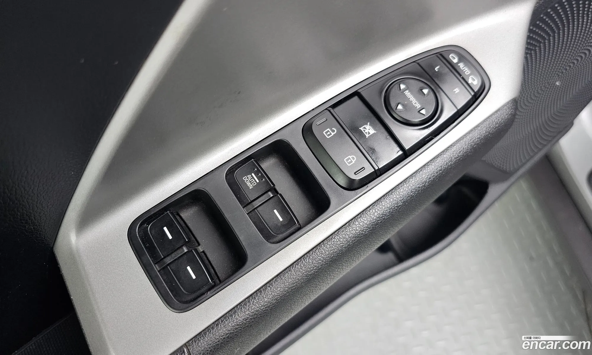 Kia Niro 2020 KNACA81CGLA391586 — 8