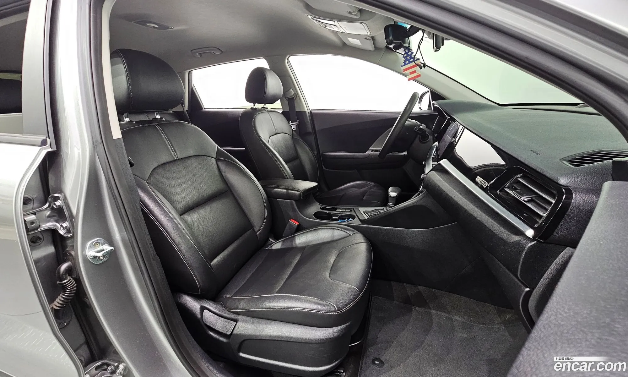 Kia Niro 2020 KNACA81CGLA391586 — 2