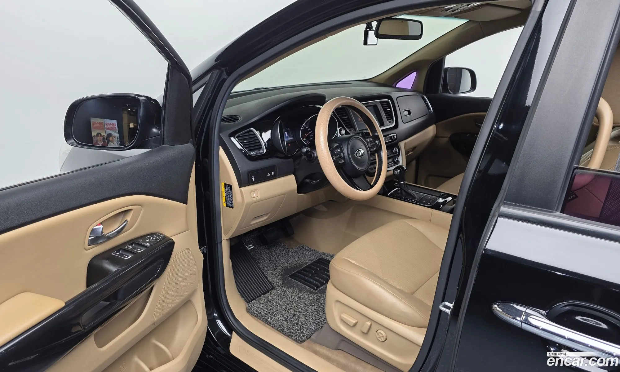 Kia Carnival 2015 KNAMC81ABFS079825 — 2
