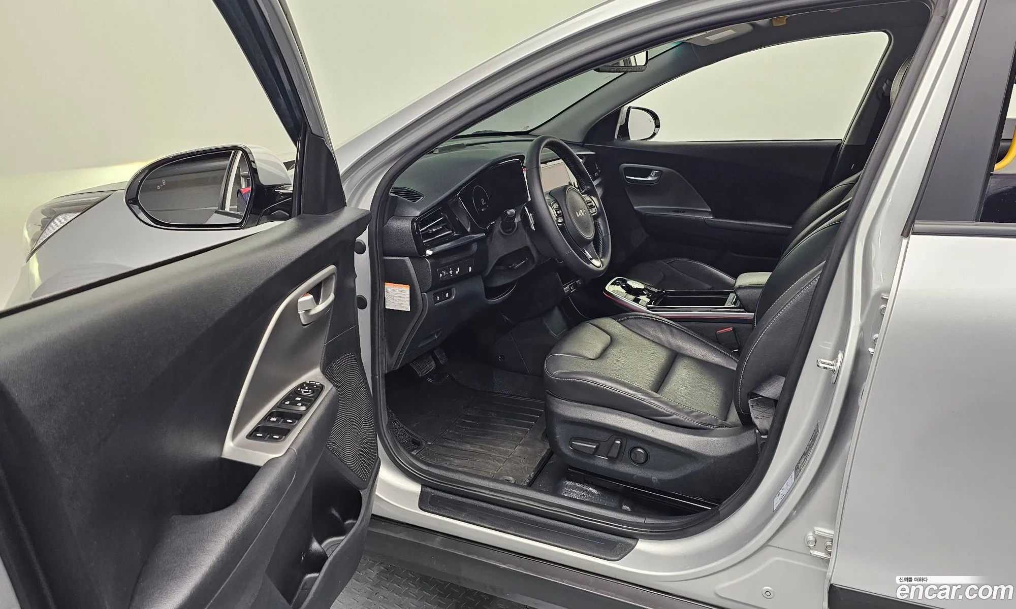 Kia Niro Plus 2022 — 24