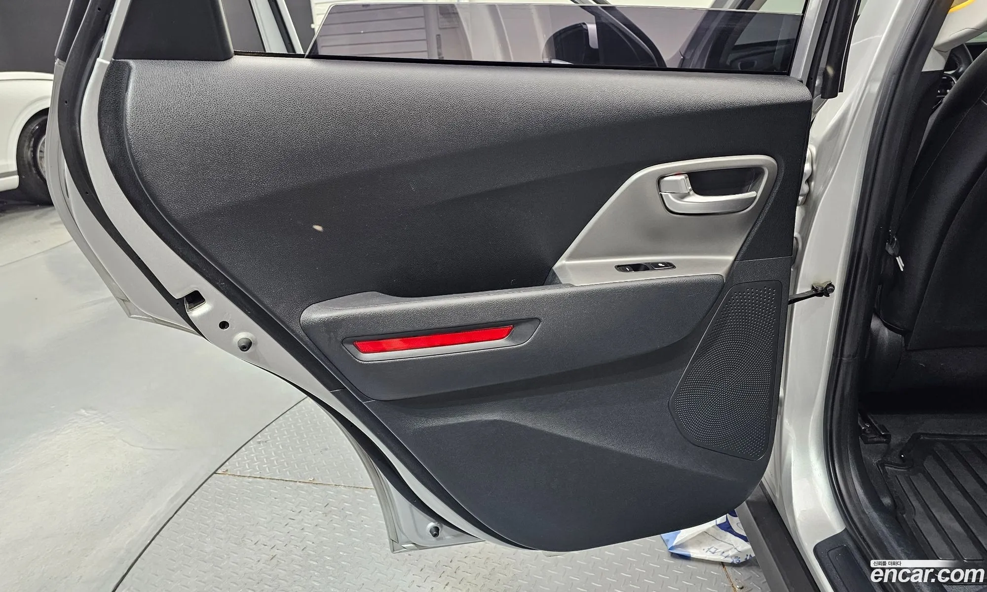 Kia Niro Plus 2022 — 22