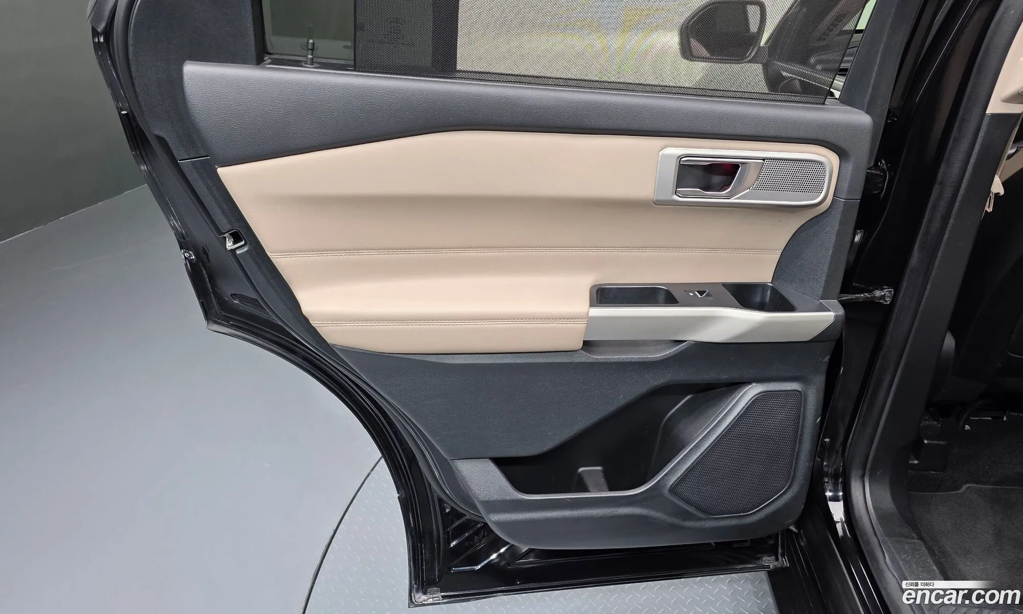 Ford Explorer 6th Gen 2020 1FMSK8FH8LGC71247 — 17