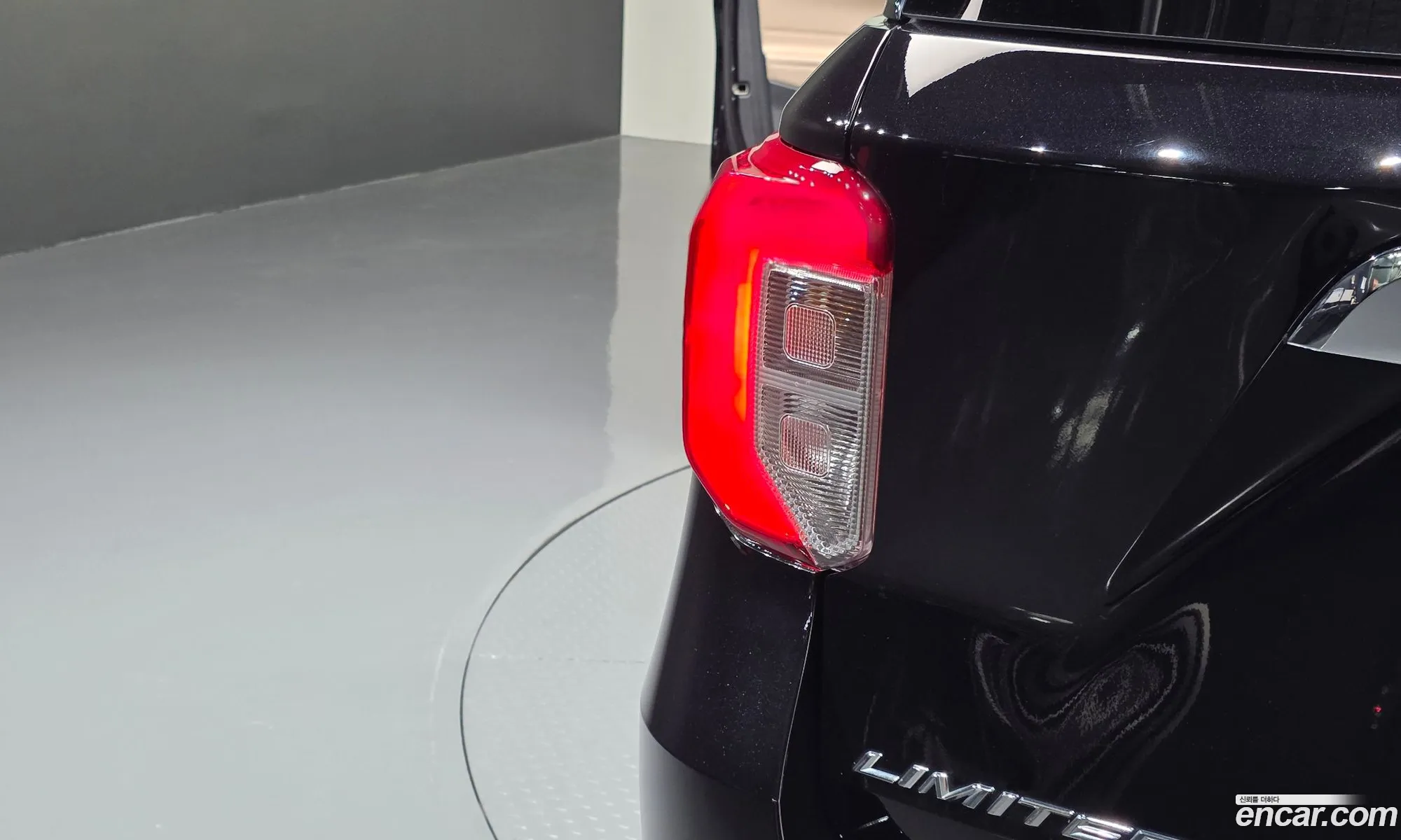Ford Explorer 6th Gen 2020 1FMSK8FH8LGC71247 — 6