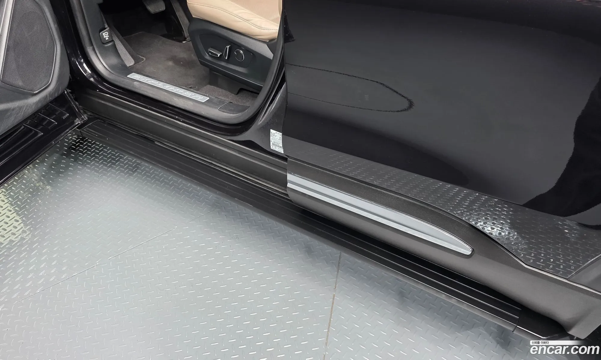 Ford Explorer 6th Gen 2020 1FMSK8FH8LGC71247 — 12