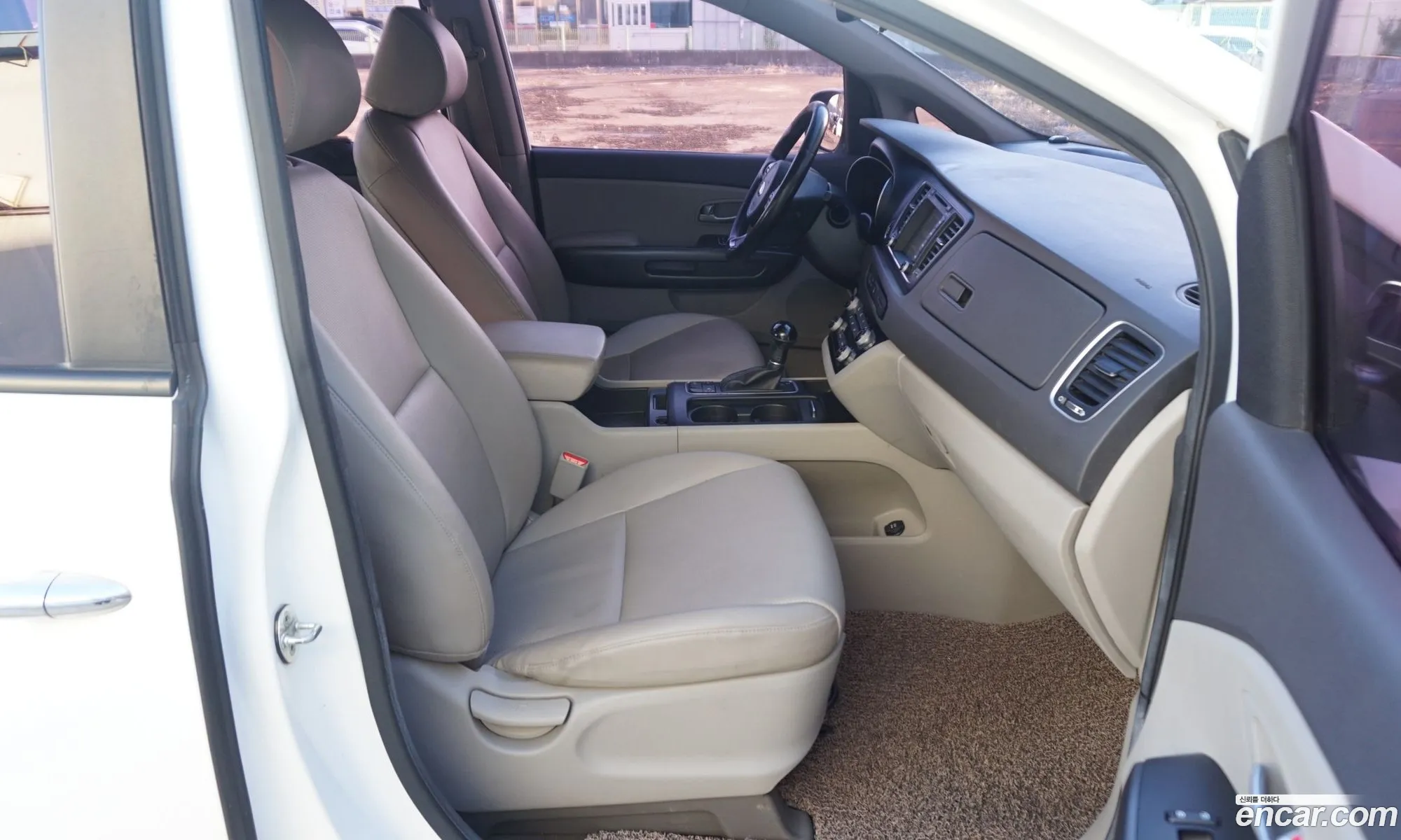 Kia Carnival 2014 — 15