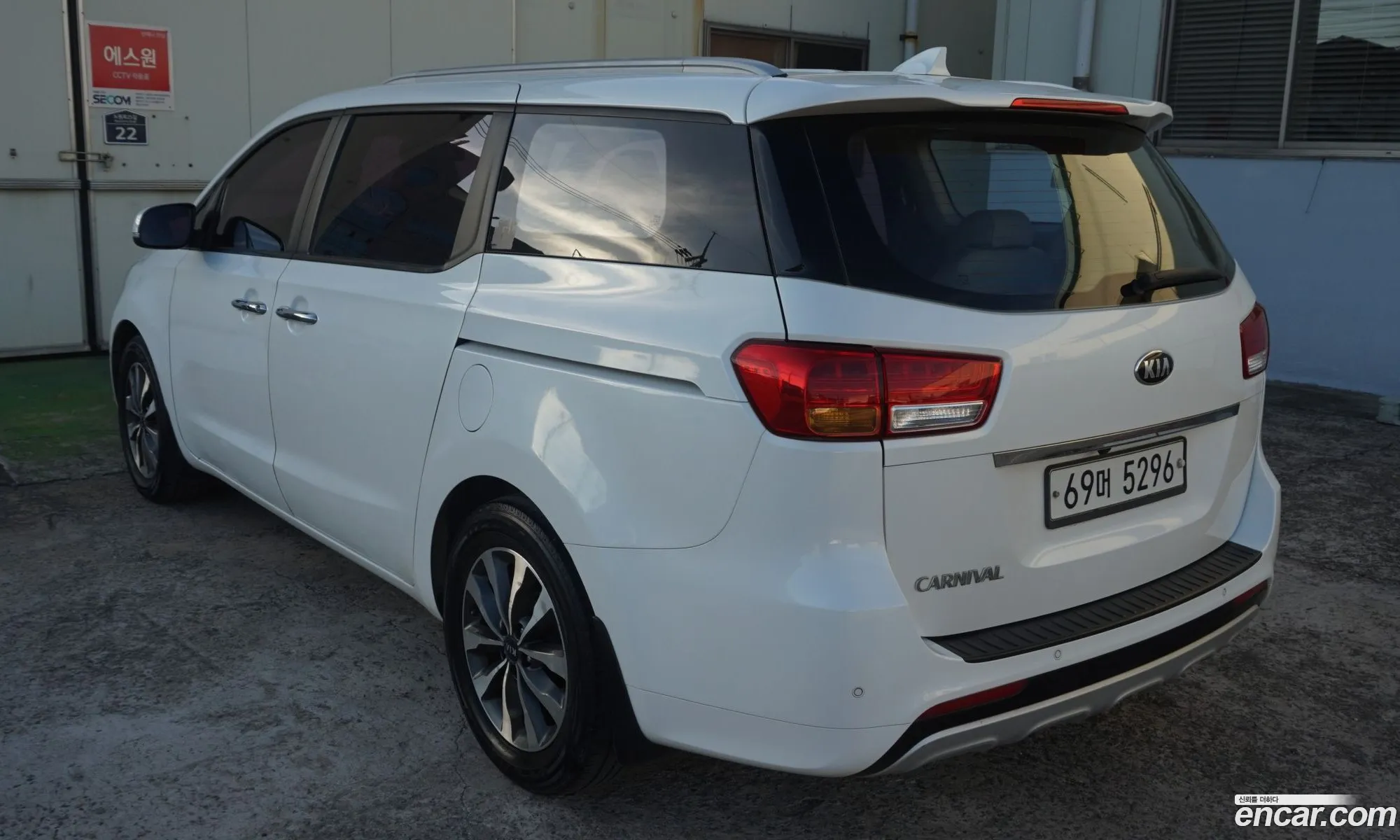 Kia Carnival 2014 — 13