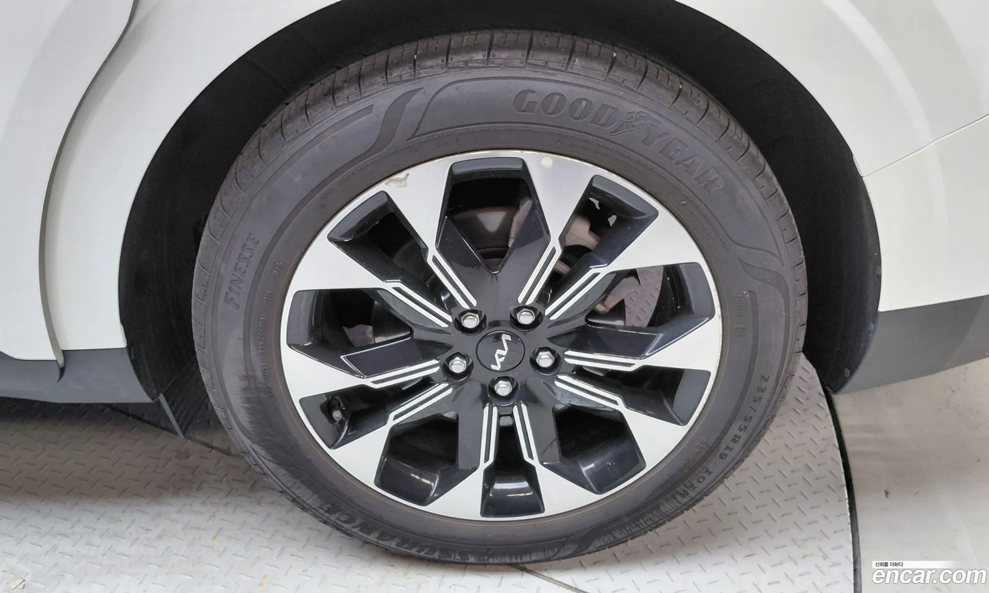 Kia Carnival 2023 KNANC813BPS314084 — 15