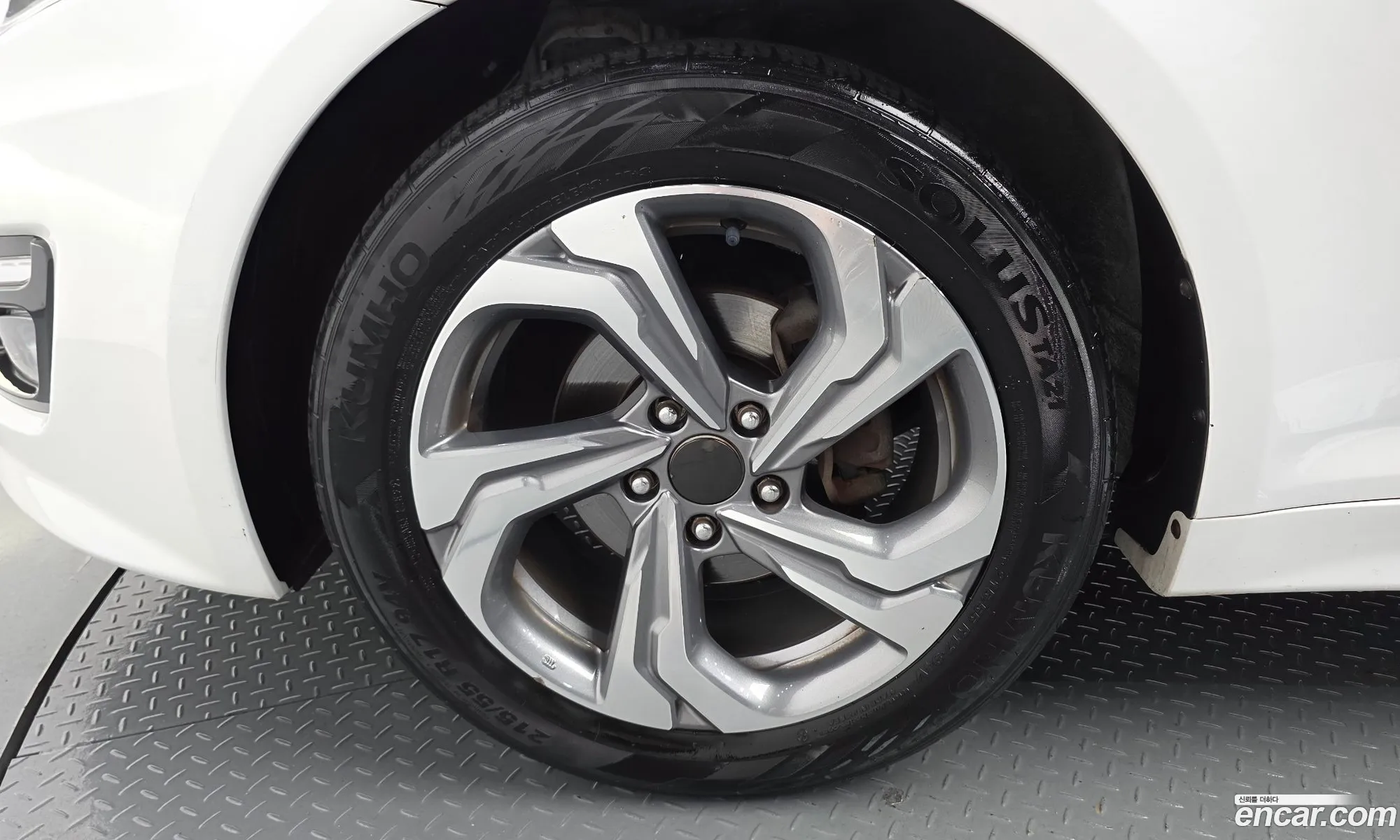 Kia K5 2011 KNAGN418BCA183998 — 30
