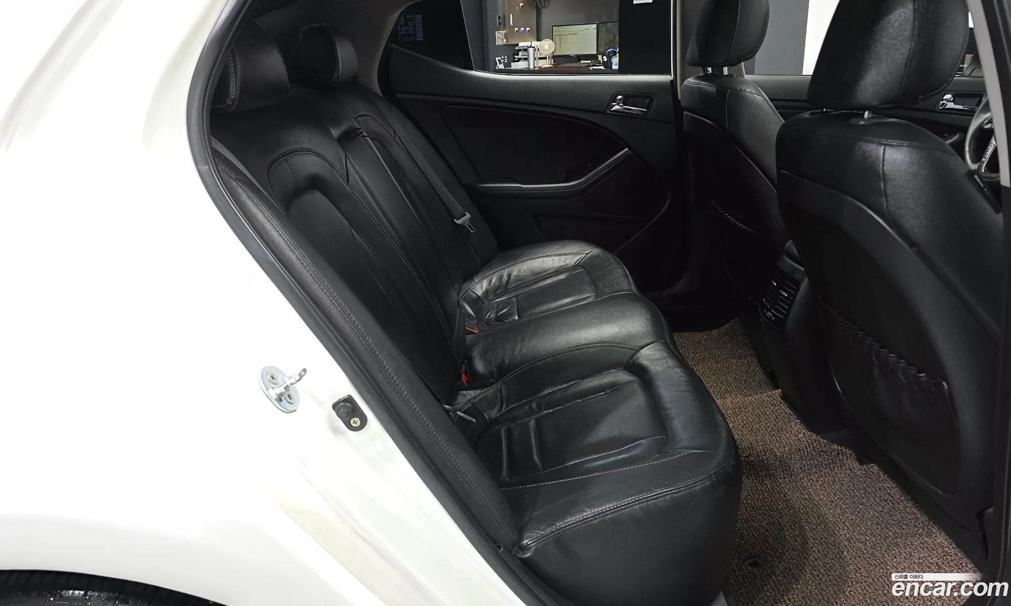 Kia K5 2011 KNAGN418BCA183998 — 20
