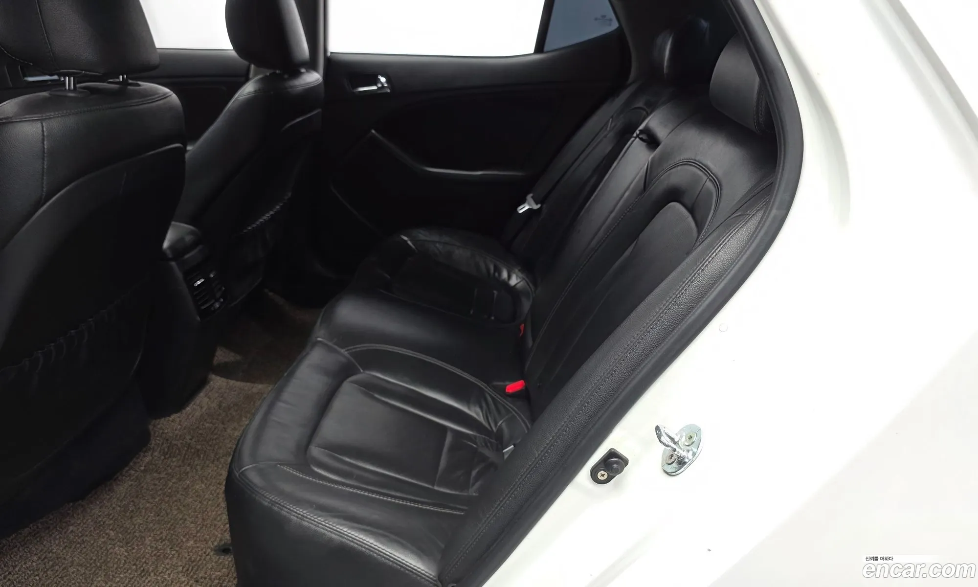 Kia K5 2011 KNAGN418BCA183998 — 28