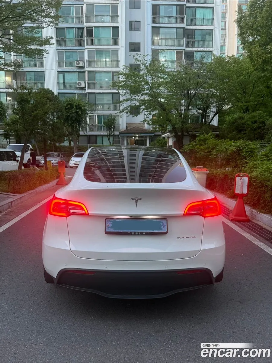 Tesla Model Y 2022 — 3