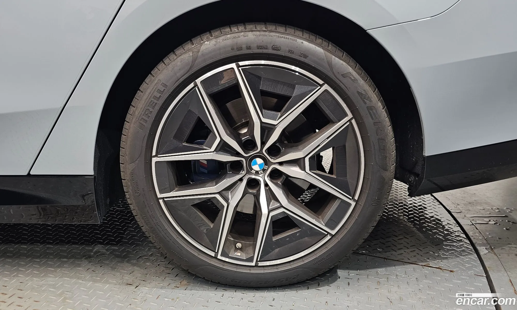 BMW 5 Series 2024 WBA21FJ08RCS62476 — 5
