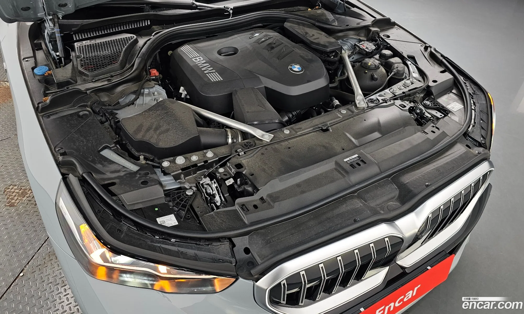 BMW 5 Series 2024 WBA21FJ08RCS62476 — 28
