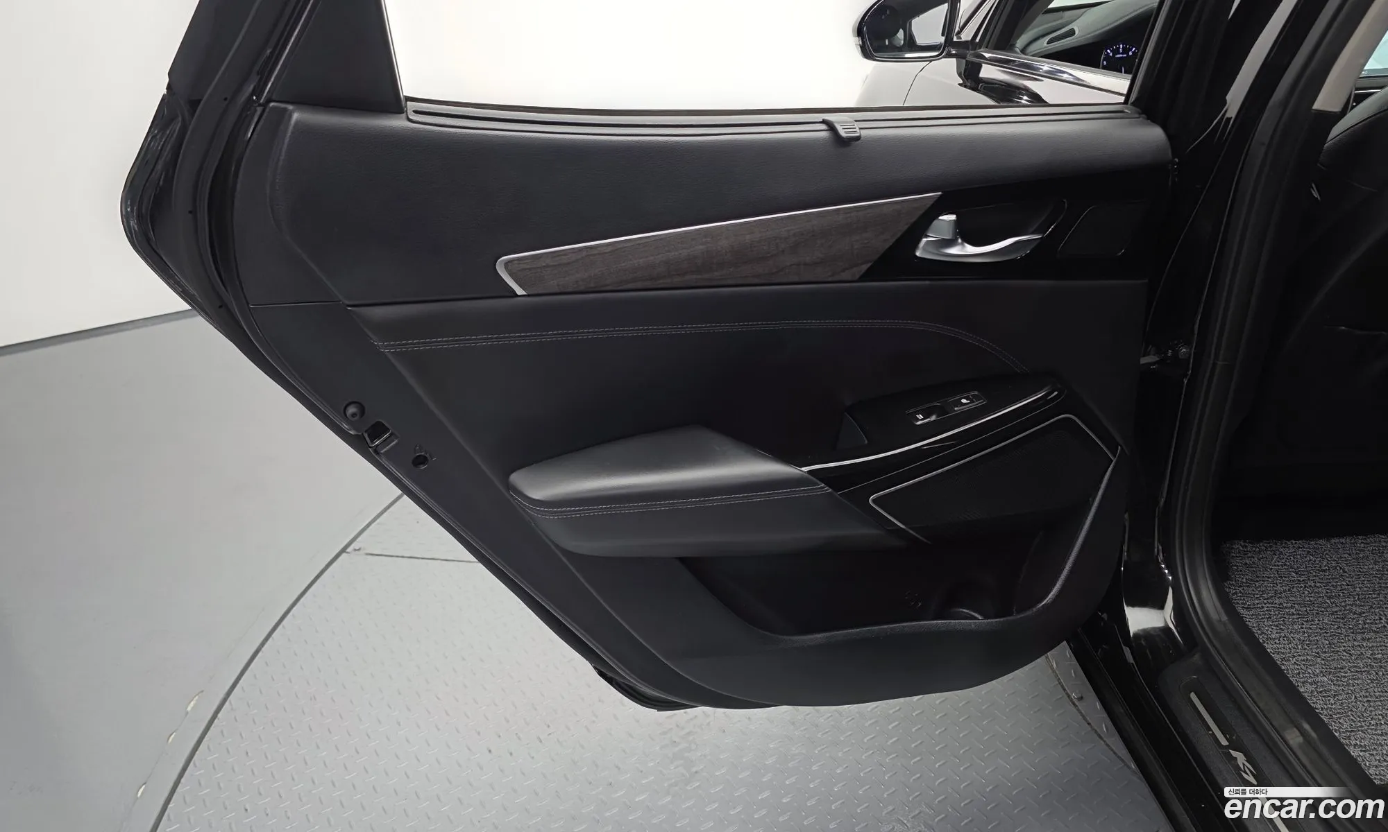 Kia K7 Premier 2020 KNALC41BBLA208252 — 9