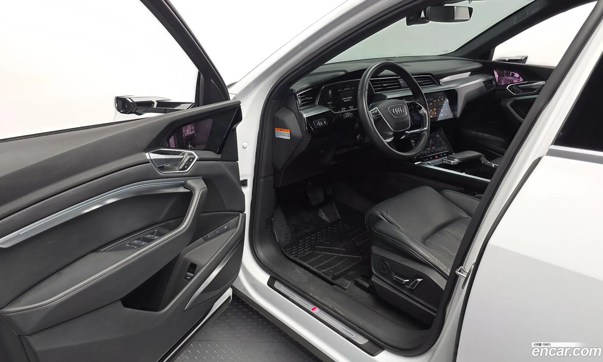 Audi e-tron 2022 — 9