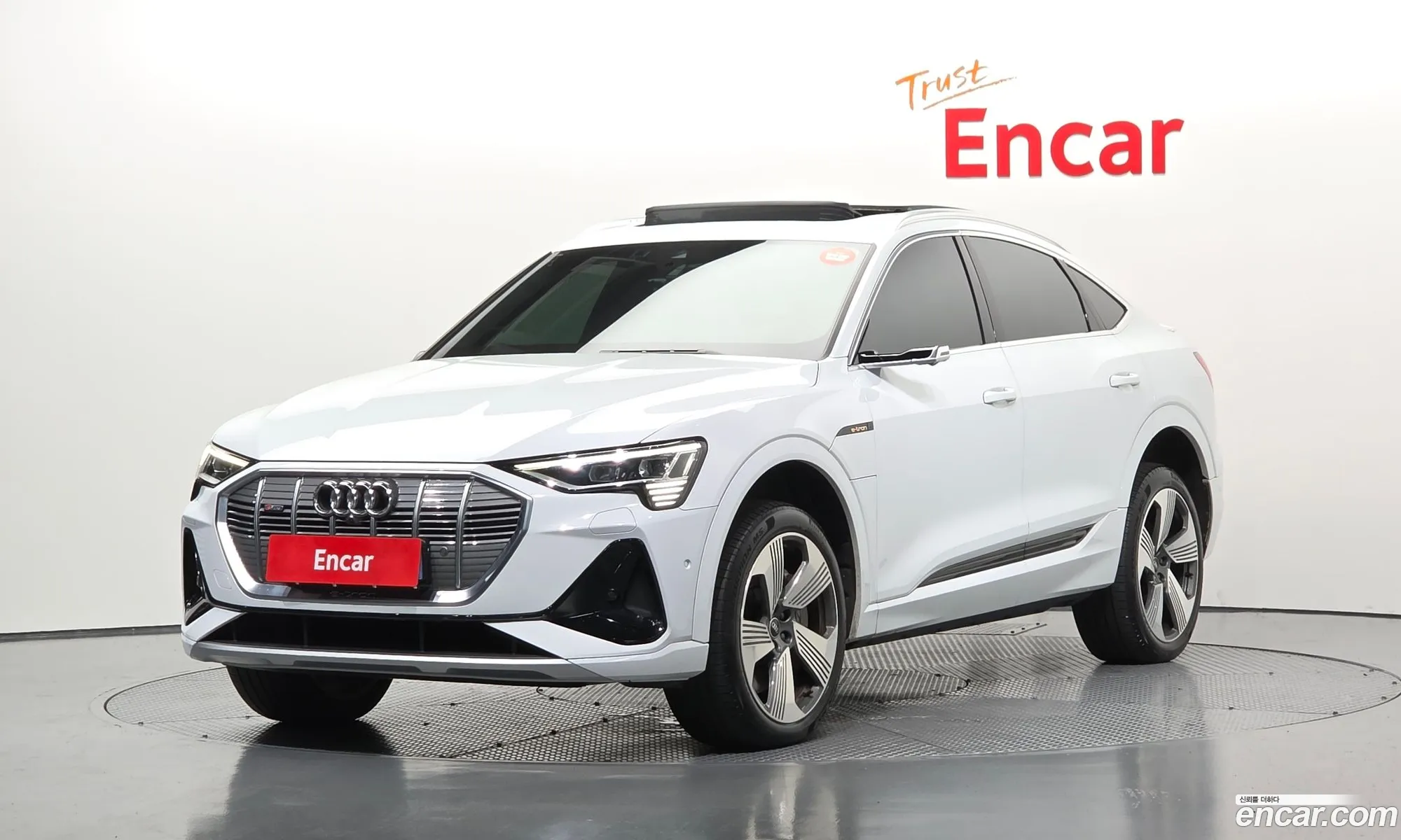 Audi e-tron 2022 — 15