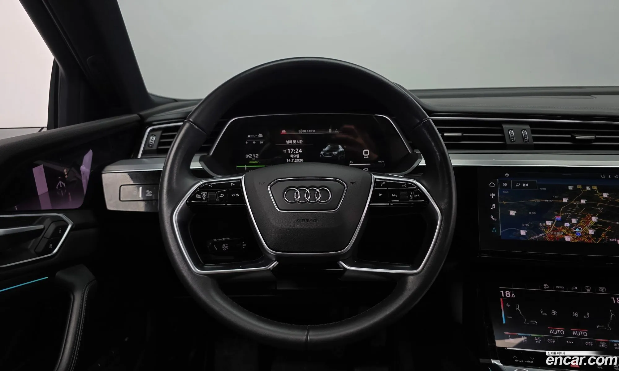 Audi e-tron 2022 — 14