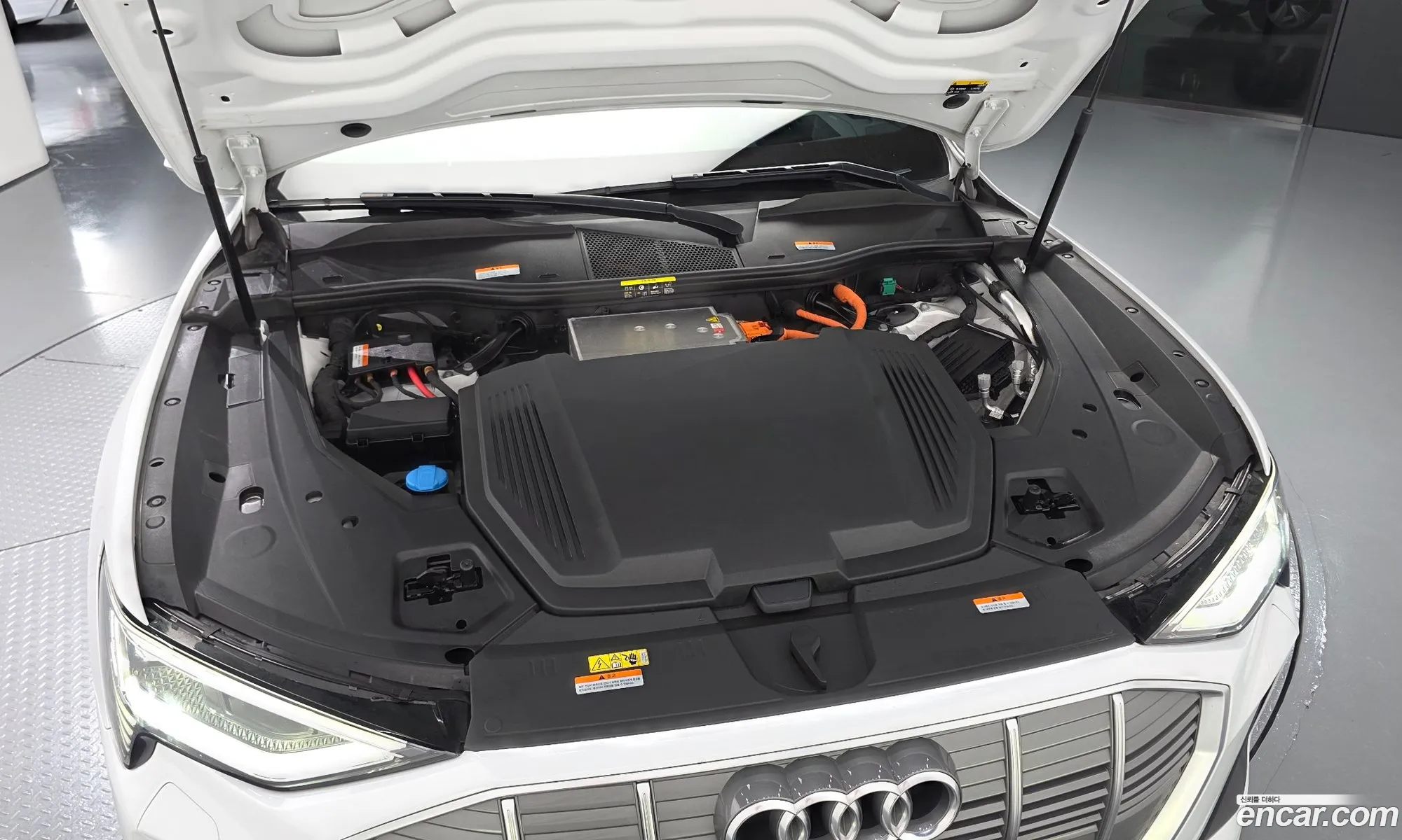 Audi e-tron 2022 — 6