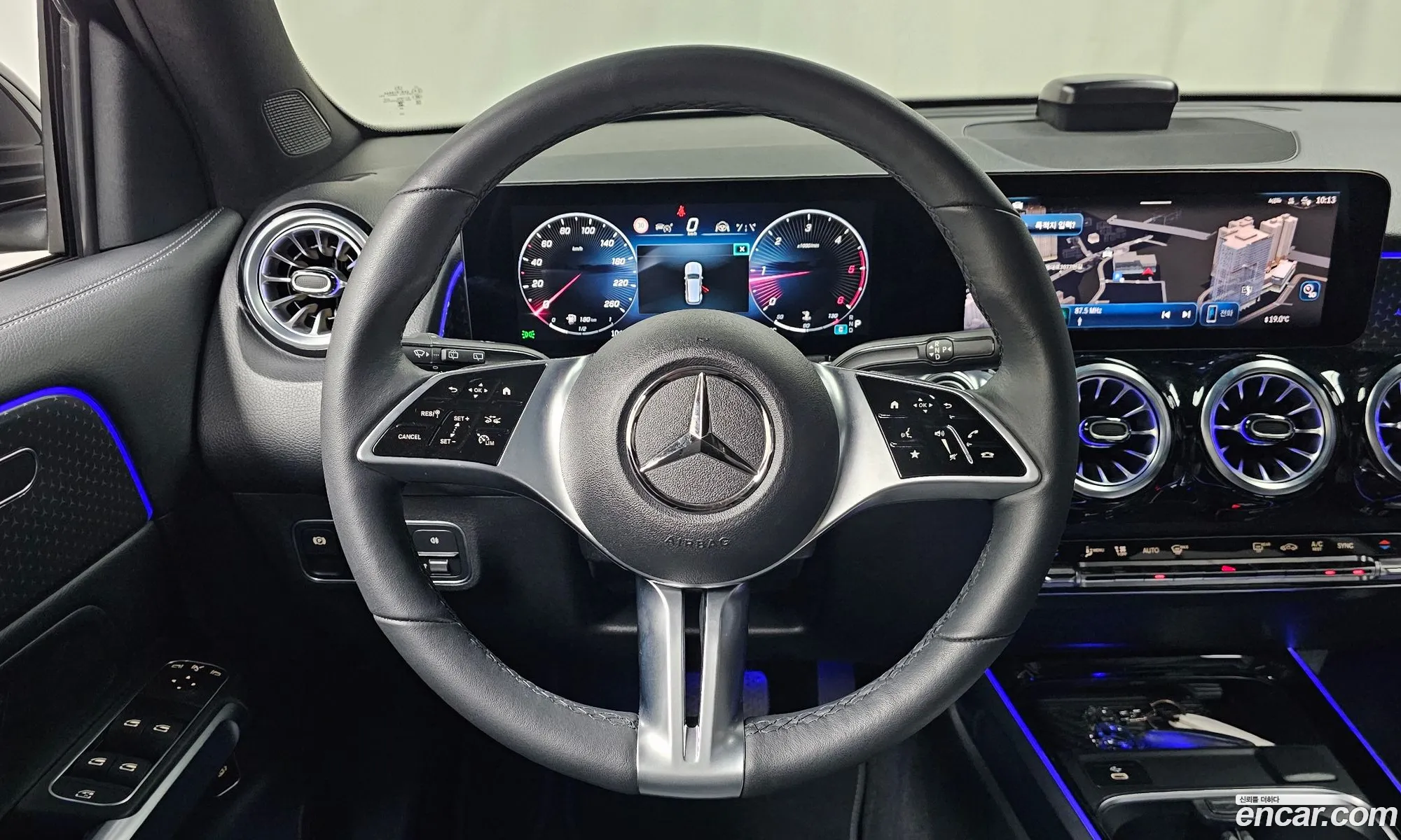 Mercedes-Benz GLB-Class X247 2024 — 12