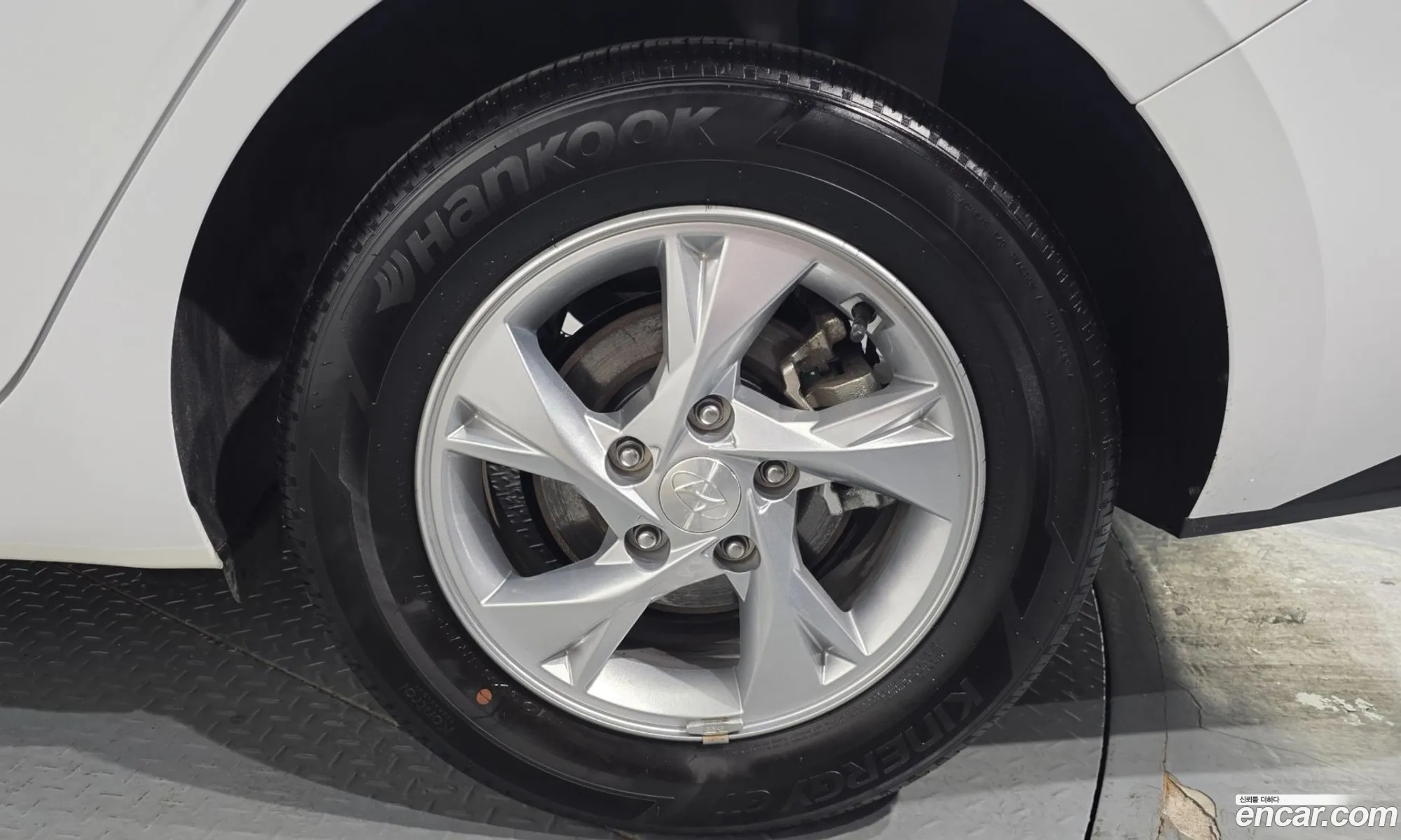 Hyundai Elantra 2021 — 2