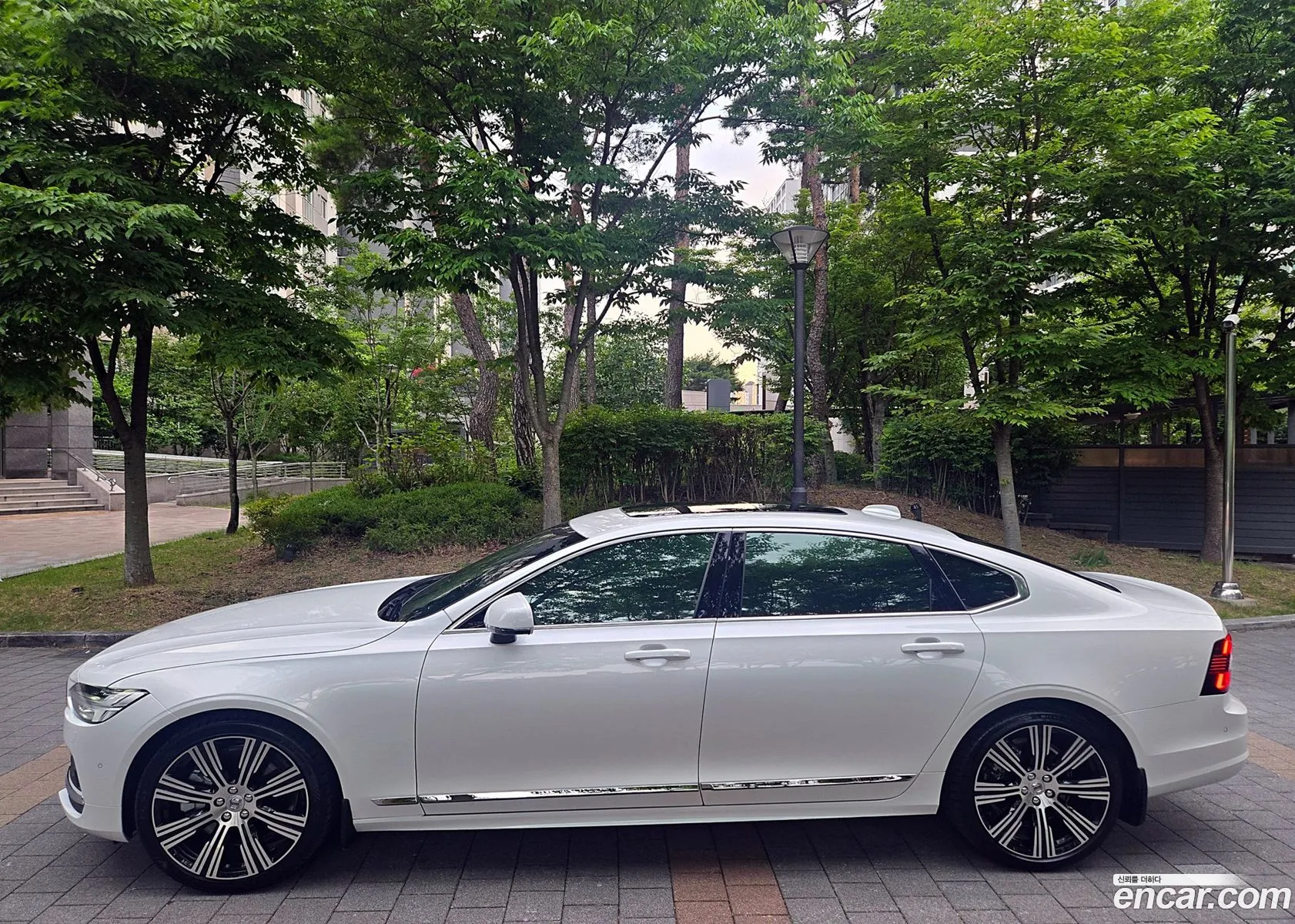 Volvo S90 2025 — 2