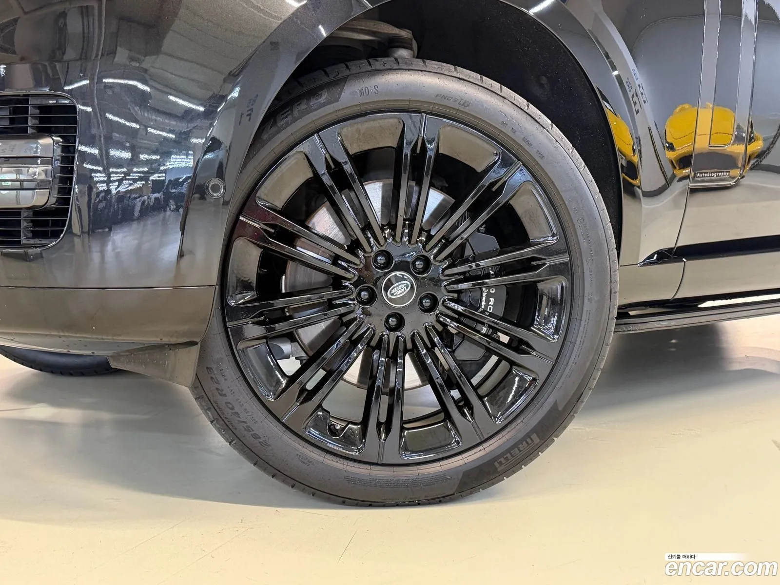 Land Rover Range Rover 2023 — 12