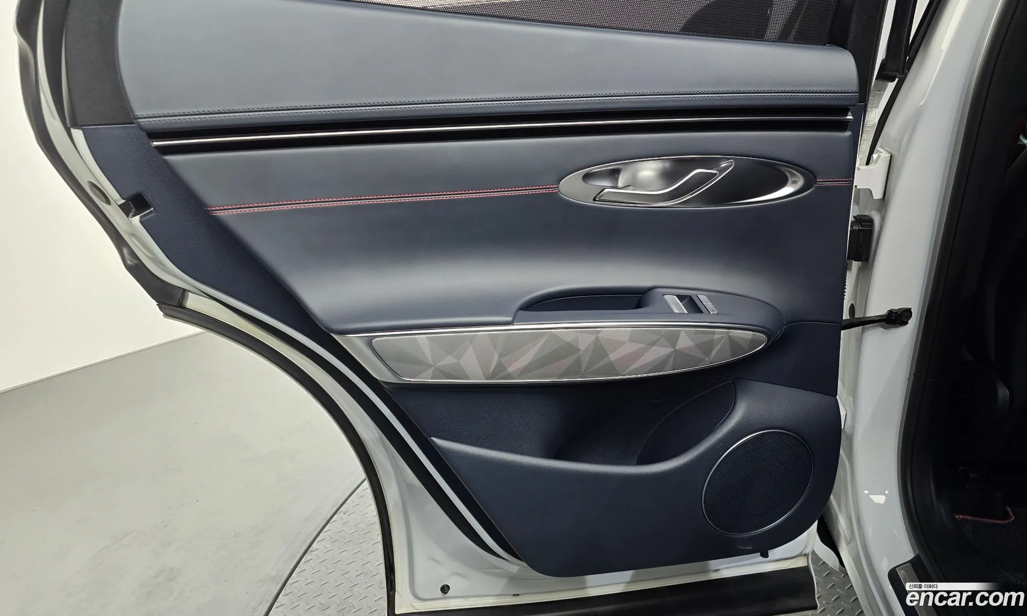 Genesis GV70 2021 — 23