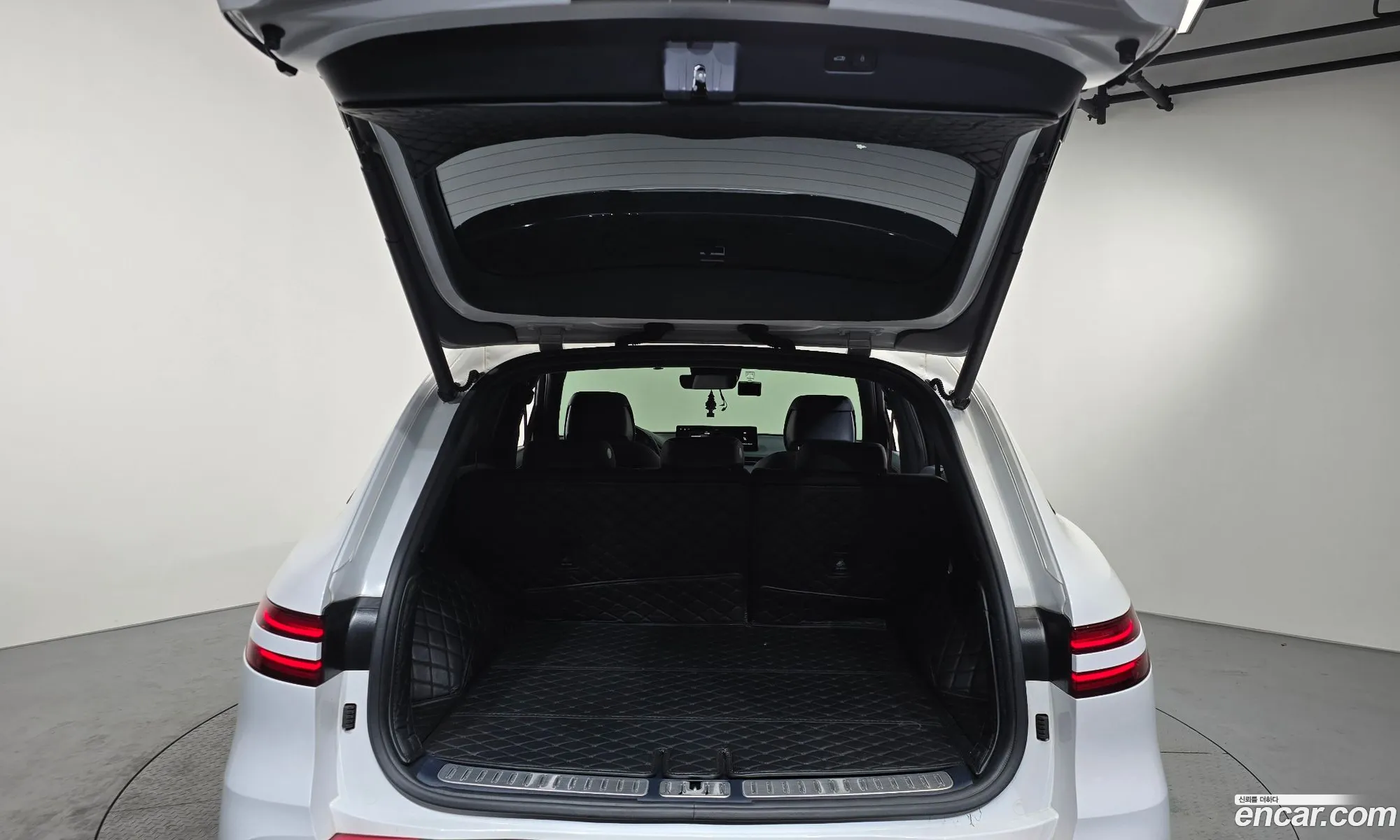 Genesis GV70 2021 — 28