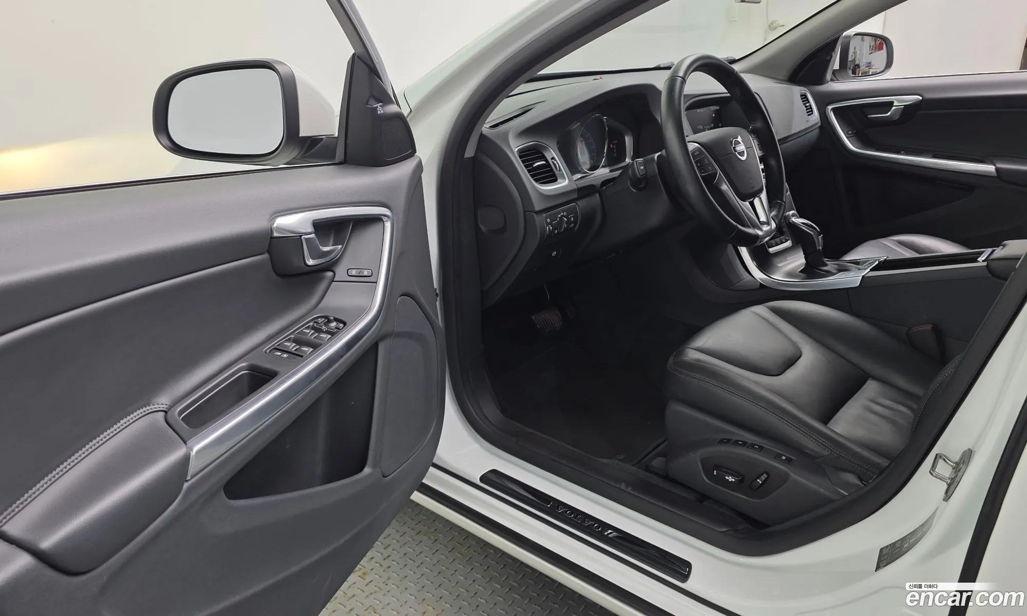 Volvo S60 2015 YV1FS79B0G2397384 — 9