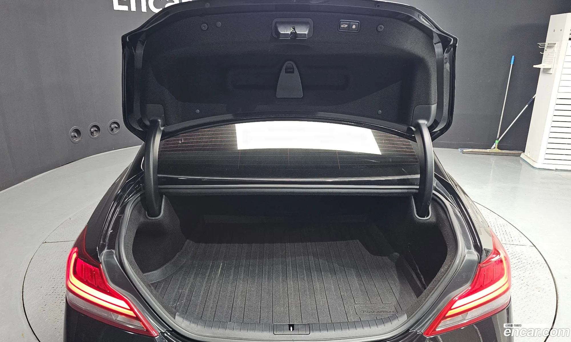 Genesis G70 2019 KMTG341ADKU036162 — 9