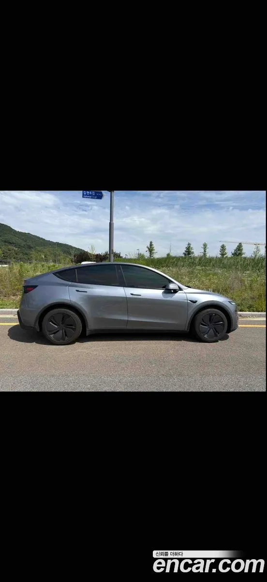 Tesla Model Y 2025 — 6