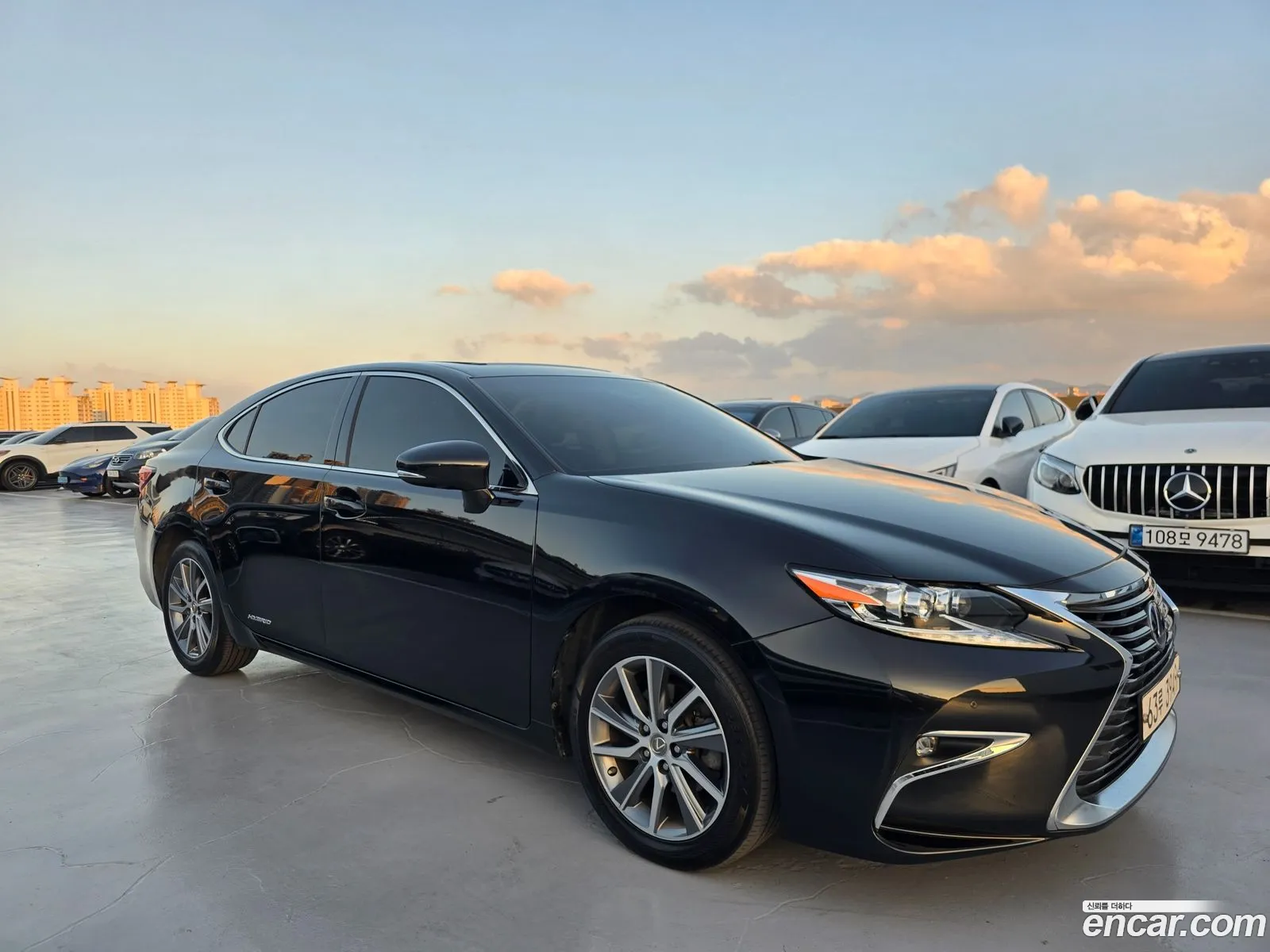 Lexus ES300h 2018 — 4