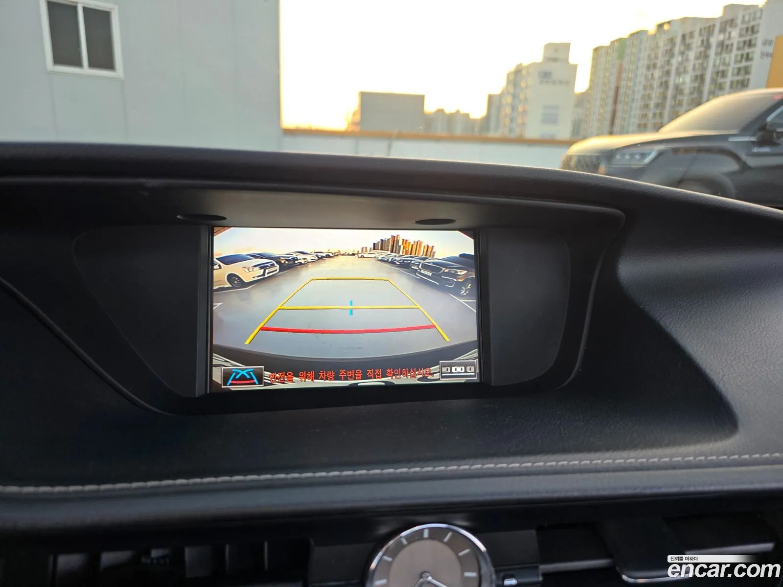 Lexus ES300h 2018 — 6