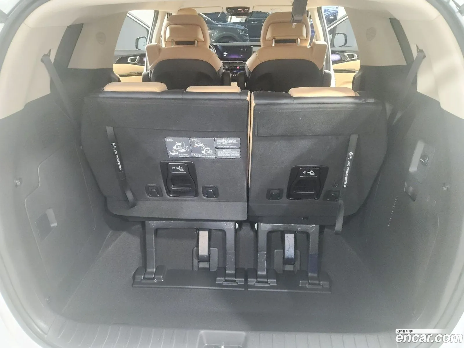 Kia Carnival 2023 — 4