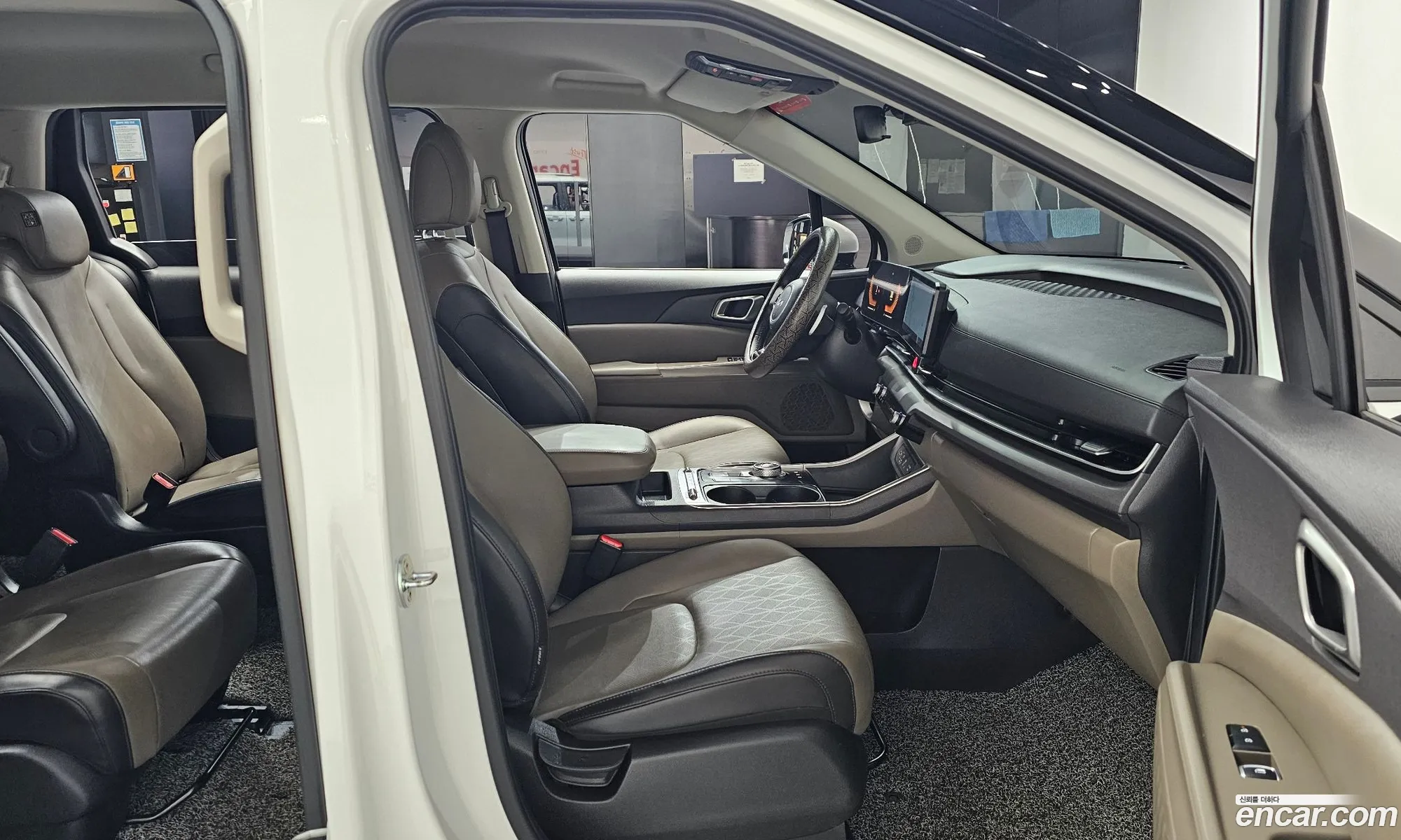 Kia Carnival 2024 KNANB81BBRS418050 — 4