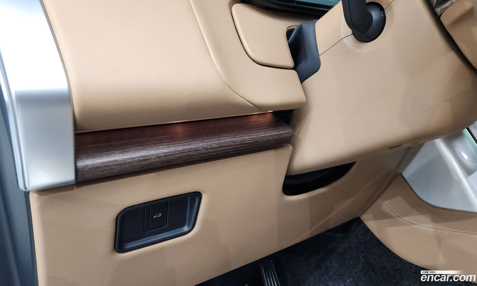 Land Rover Range Rover 2025 SALKABB90SA296026 — 39