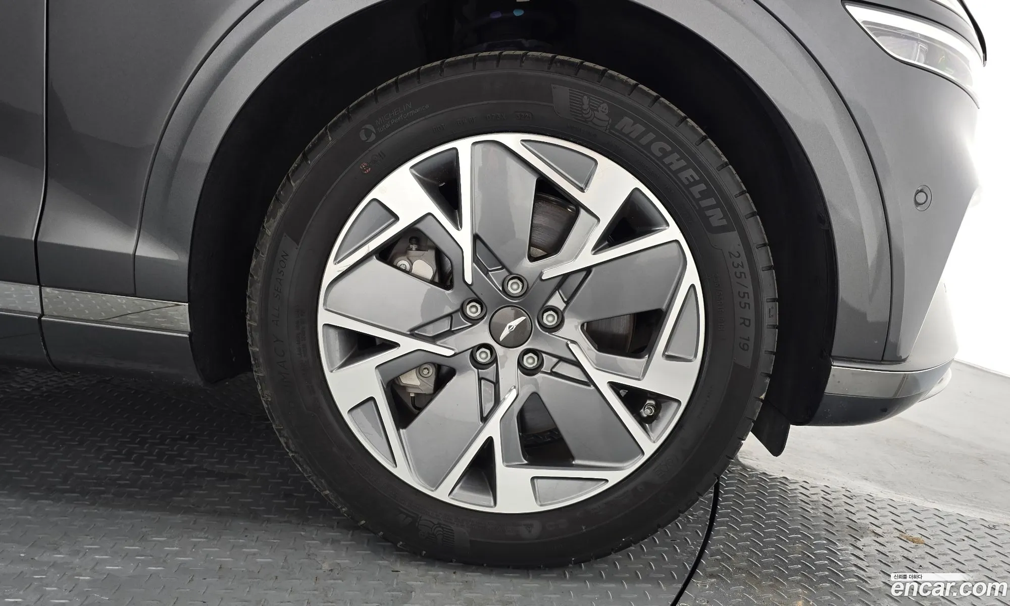 Genesis Electrified GV70 2022 — 9