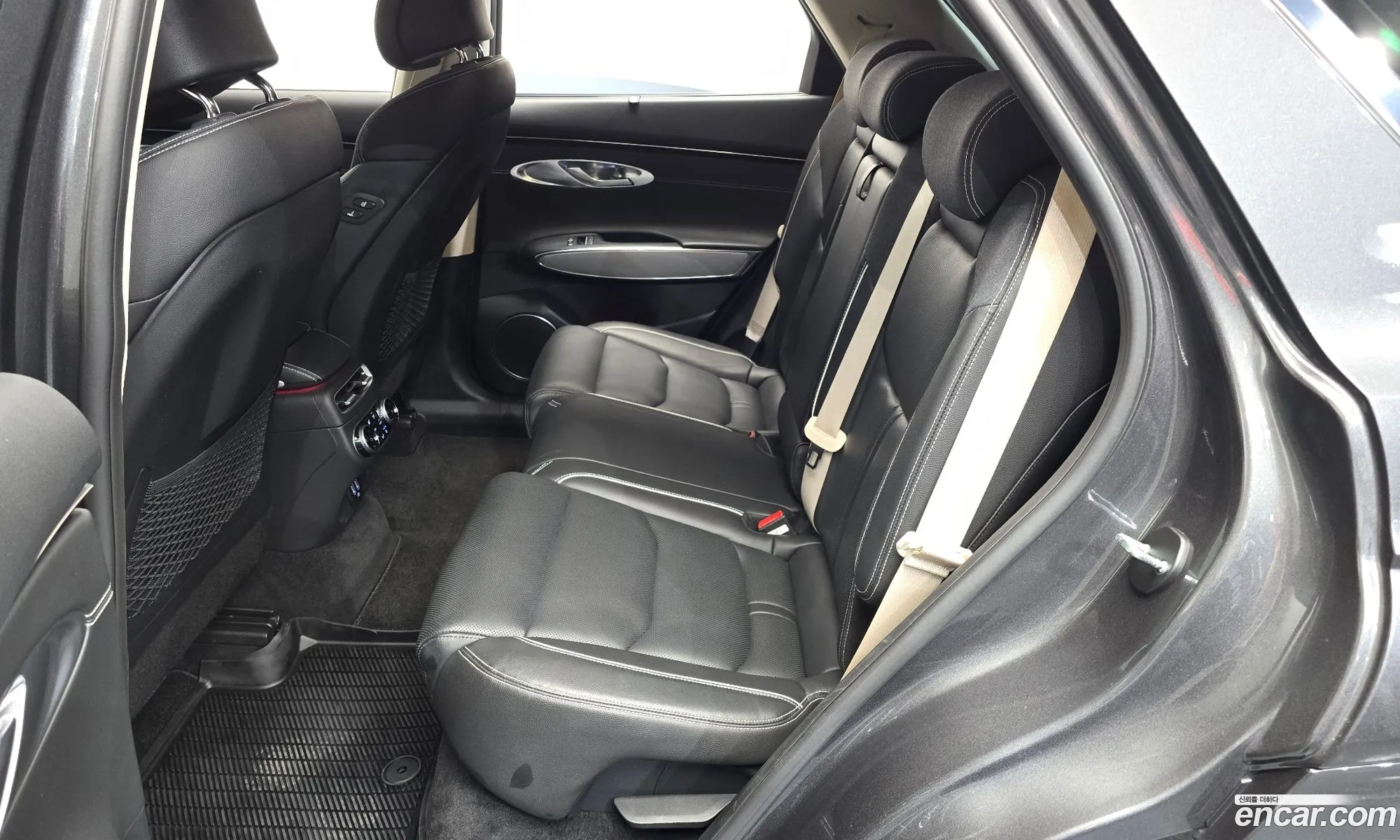 Genesis Electrified GV70 2022 — 31