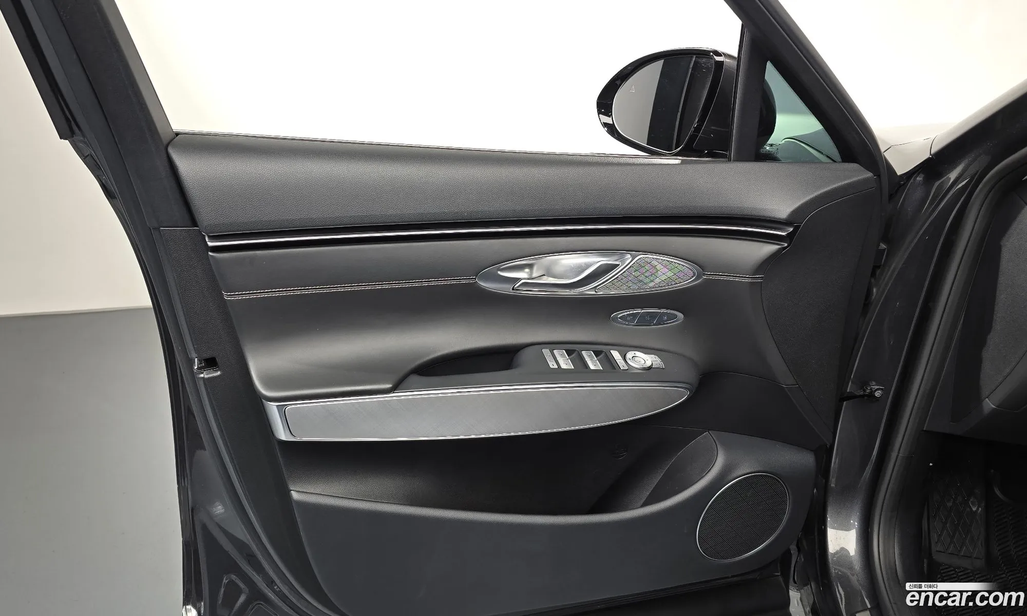 Genesis Electrified GV70 2022 — 16