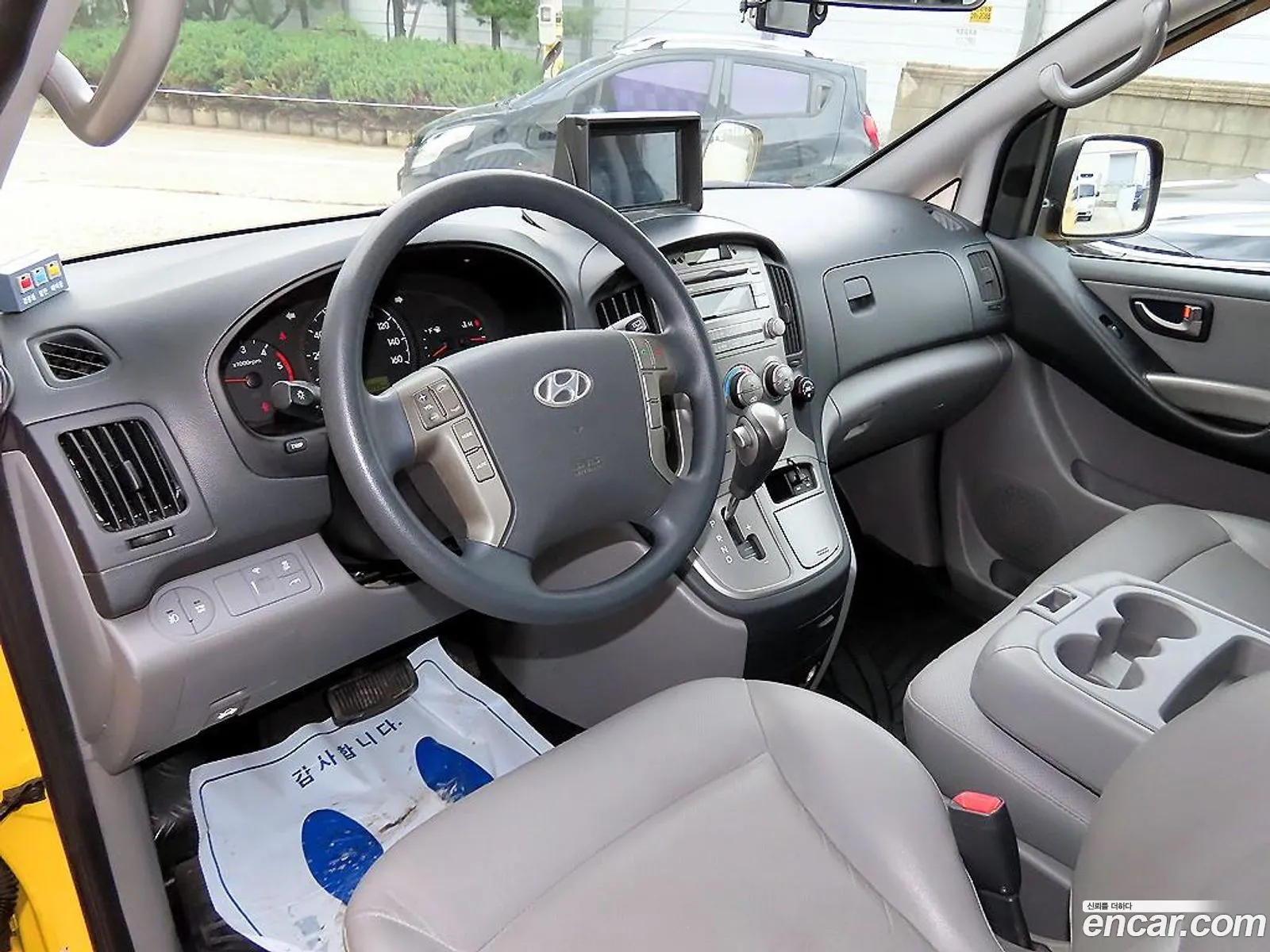 Hyundai Grand Starex 2015 — 19