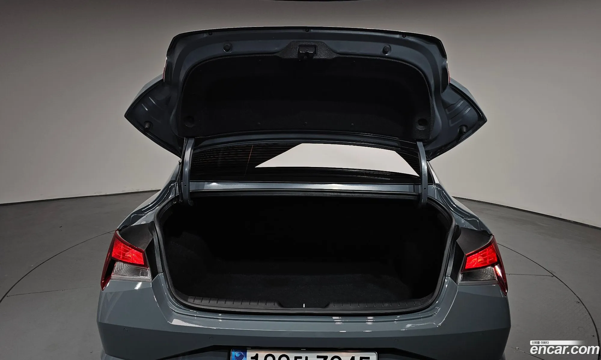 Hyundai Elantra 2021 — 17