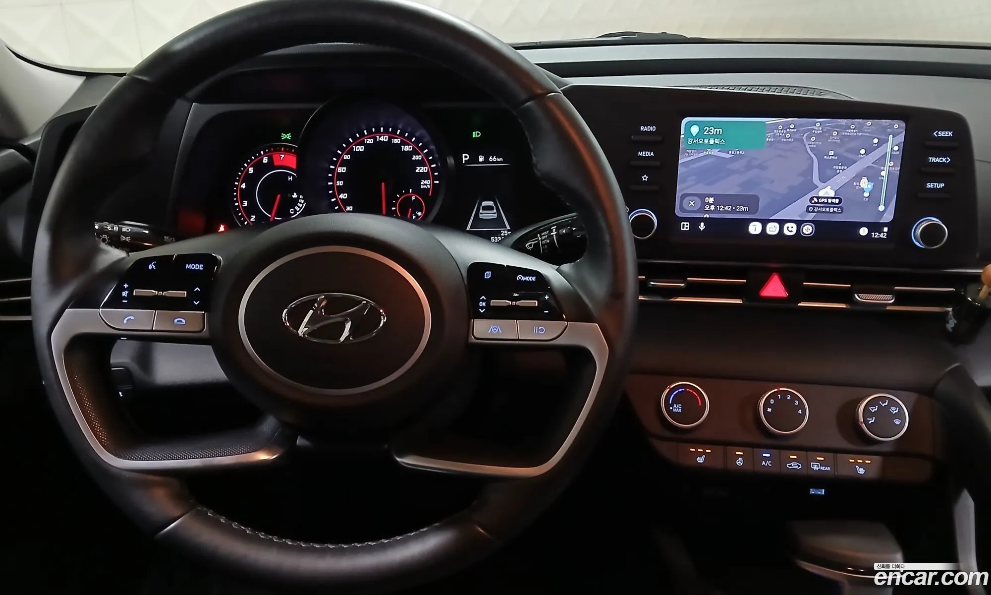 Hyundai Elantra 2021 — 27