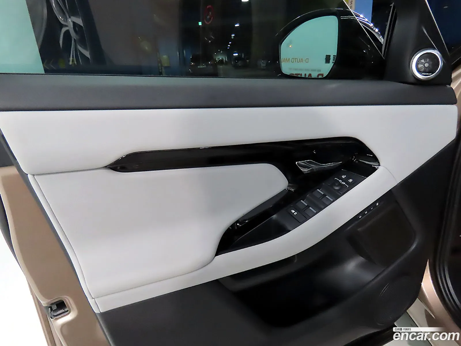 Land Rover Range Rover Evoque 2025 — 4
